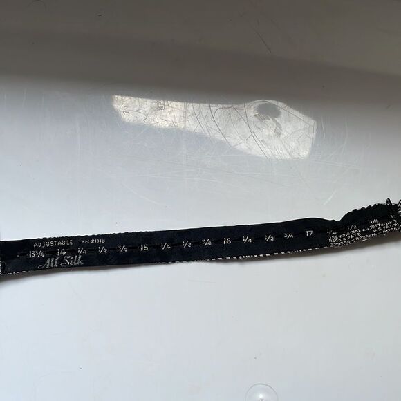 Vintage silk psychedelic black & white bow tie & cummerbund set - Picture 5 of 7